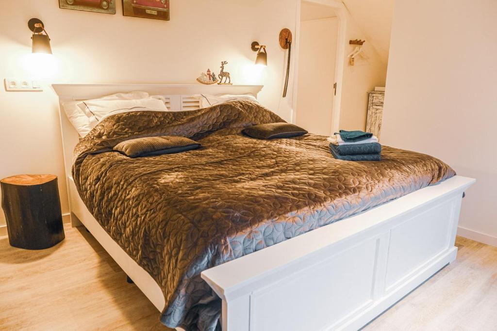 D&a Nest Bed & Breakfast Retie